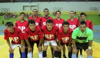 A SP Terraplanagem (foto) enfrenta o atual campeão, Amazônia Center em uma das semifinais.