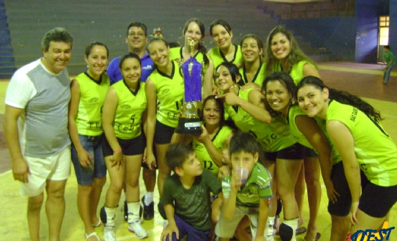 Equipe feminina de São Gabriel campeã da Copa Rio Negro de Voleibol