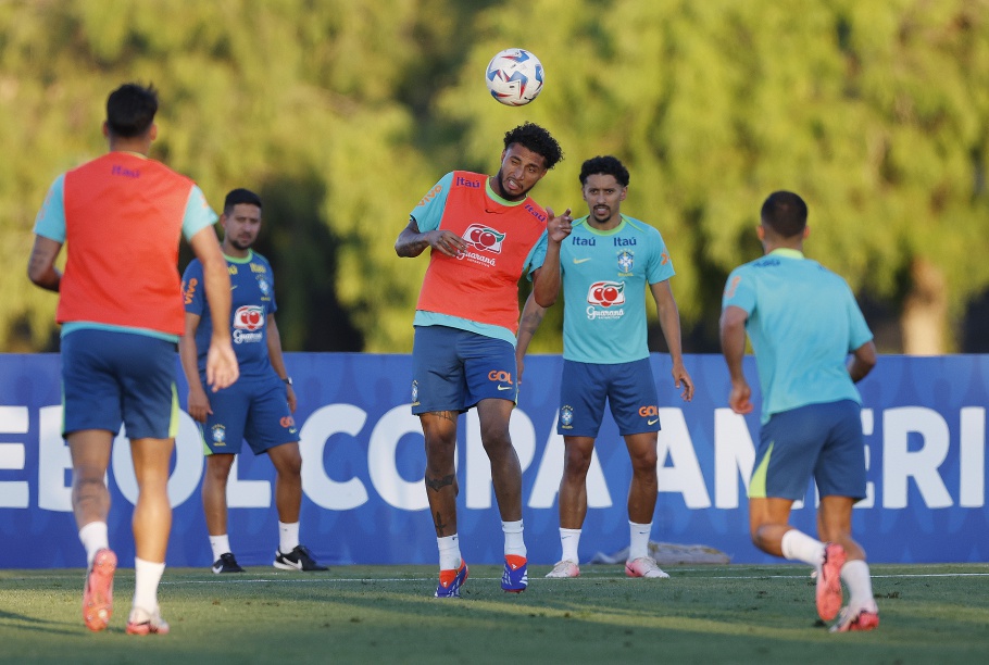 Seleção Brasileira treina em Las Vegas para enfrentar o Uruguai