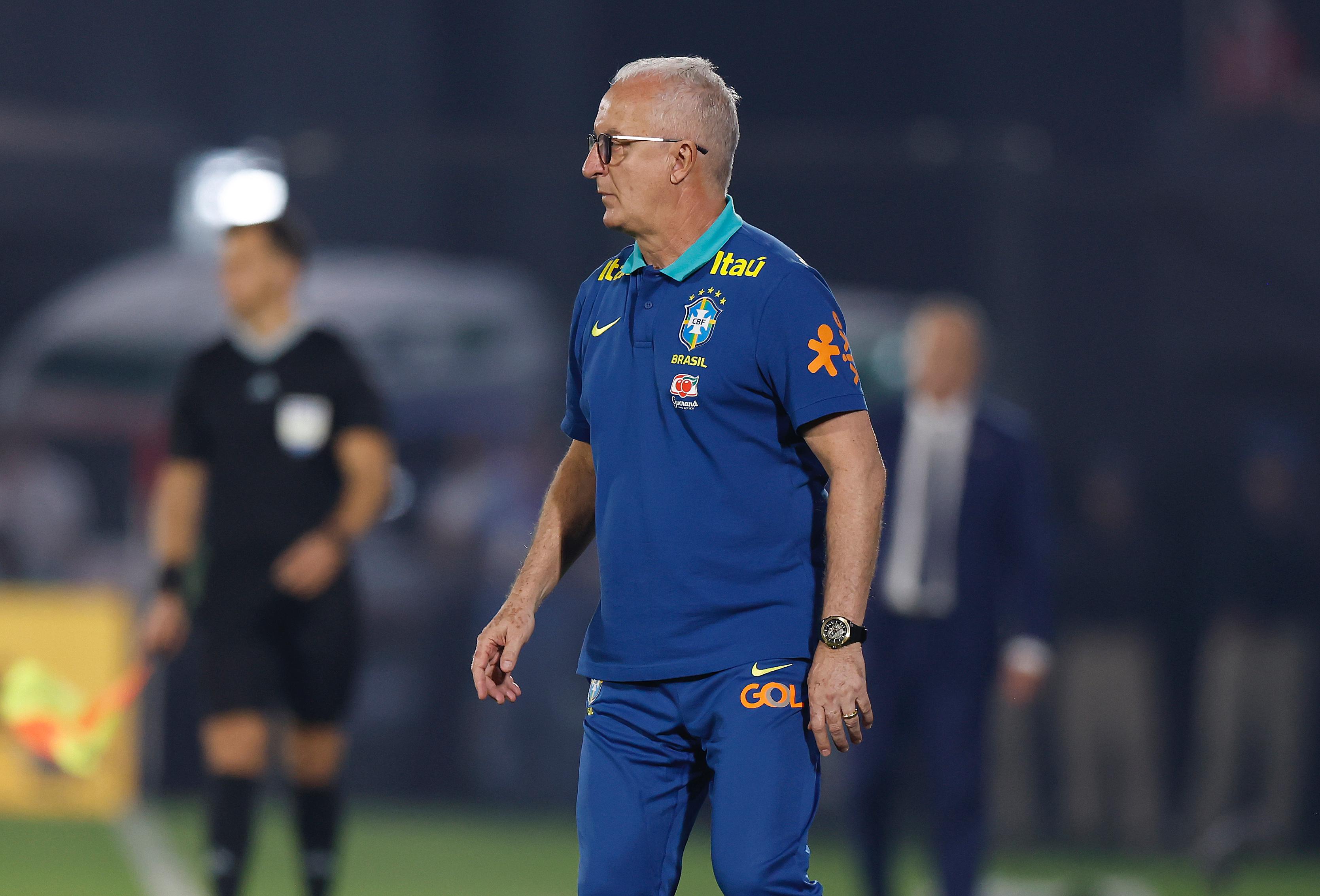 Dorival analisa revés da Seleção Brasileira contra o Paraguai